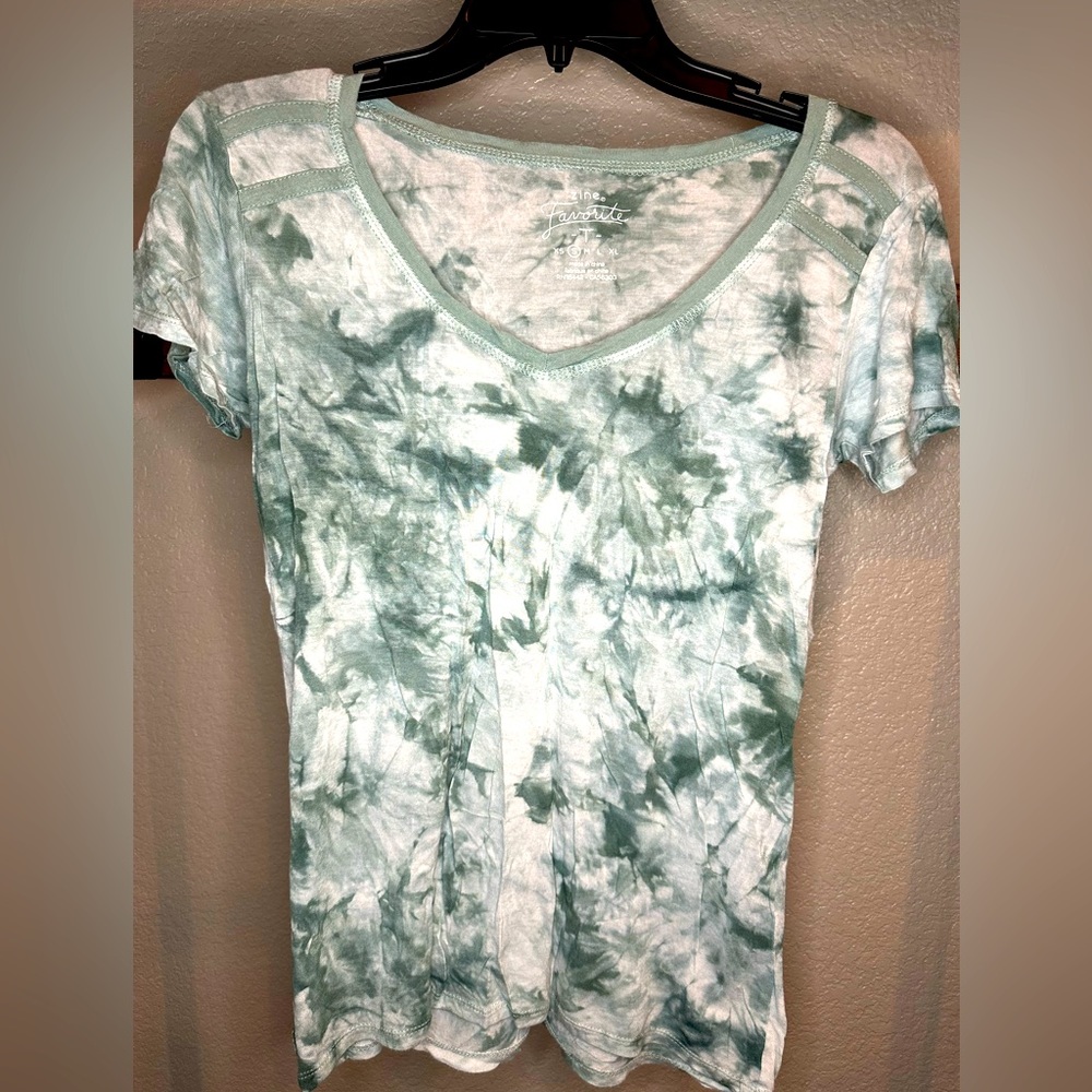 Zine favorite Tee S